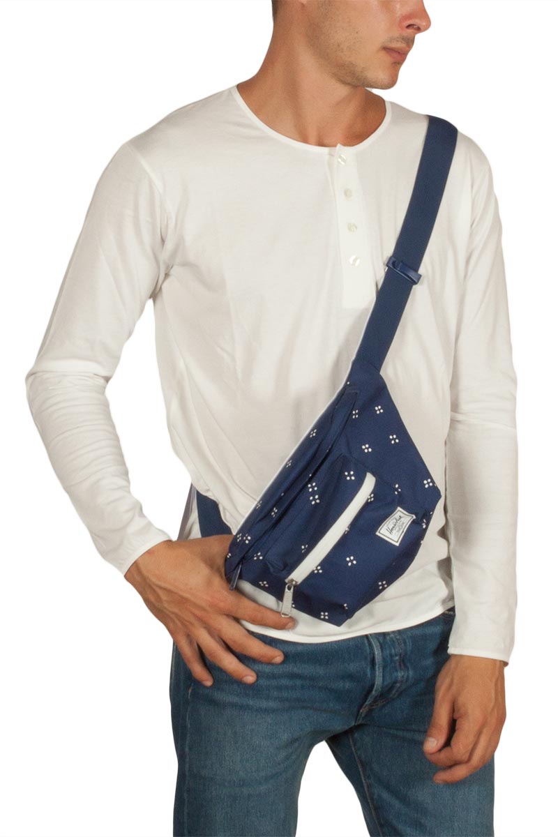 herschel seventeen hip pack