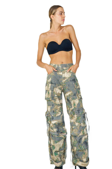 Camouflage Cargo Pants With Multiple Pockets